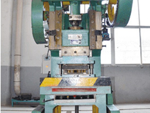 JB23-100T開式可傾壓力機(jī)